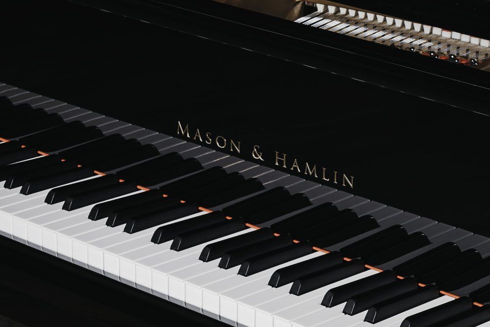 Mason & Hamlin Classic Series 170 5'7"